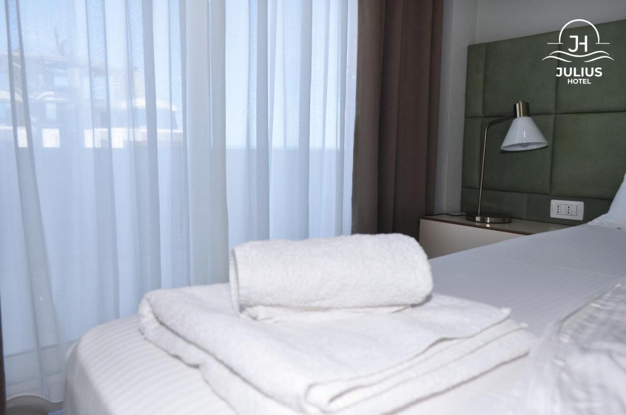 Julius Hotel Голем Экстерьер фото