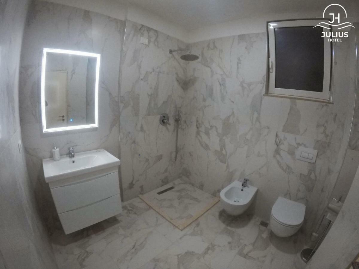Julius Hotel Голем Экстерьер фото
