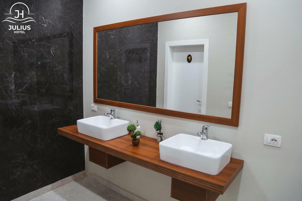 Julius Hotel Голем Экстерьер фото
